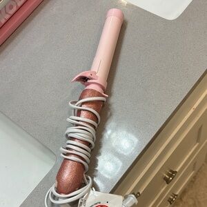 The Beachwaver Co. Pink and Rose Gold Curling Iron